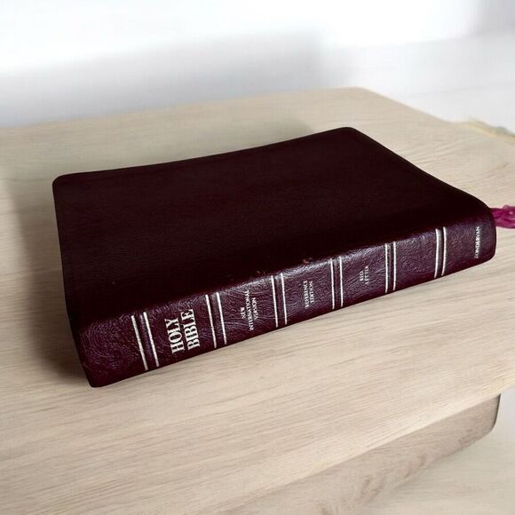 VTG Red Bonded Leather Holy Bible New International Version Pre-Owned - Picture 1 of 9